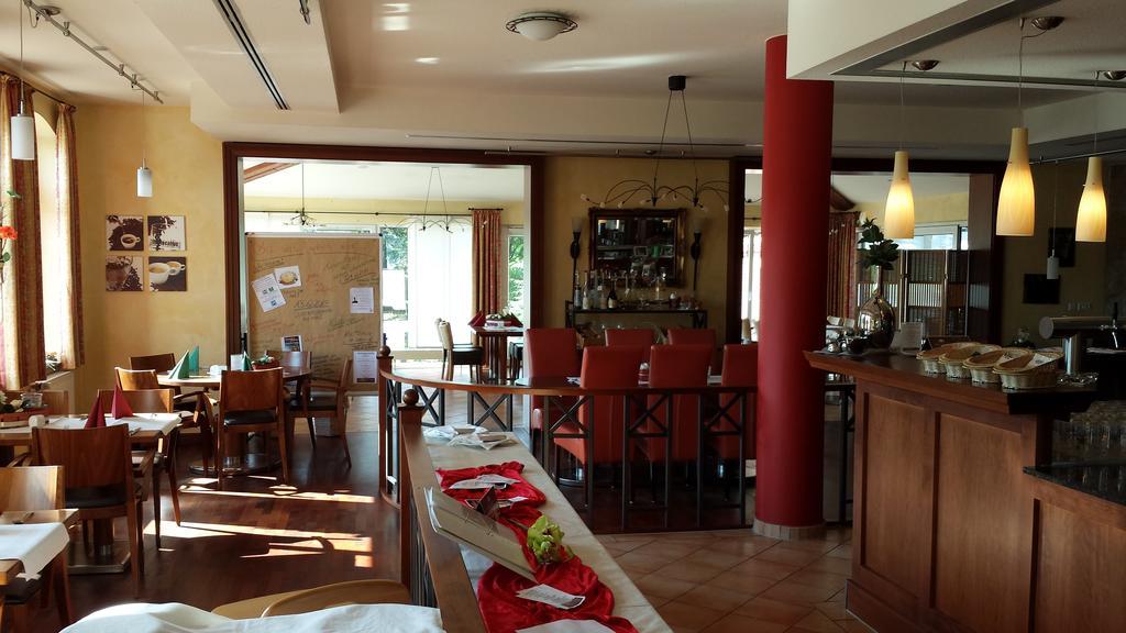 Hotel Restaurant Am Pfauenhof Quakenbrück エクステリア 写真